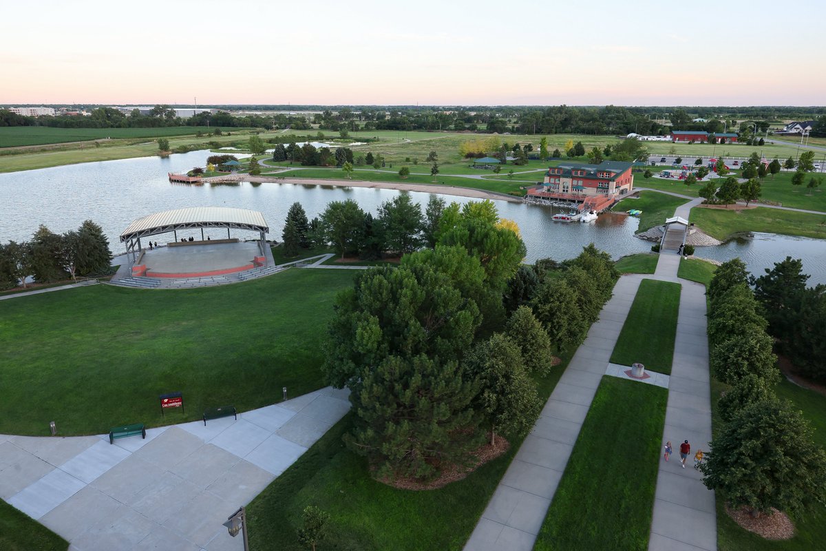 📍Explore Kearney: The Gardens at Yanney Park

Summer is in full swing, and the gardens are in full bloom at Yanney Park. A great spot to enjoy a summer evening stroll while conveniently located just south of campus!