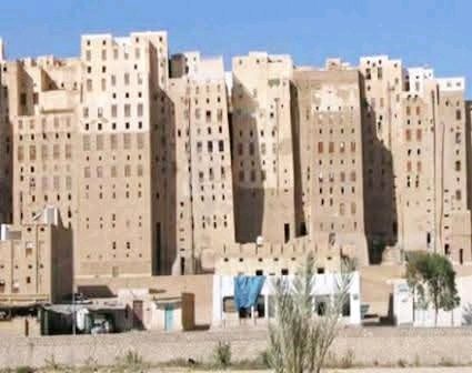 greede_1's tweet image. في كل مرةٍ أمر بها من جانب بيوت #شبام_التاريخية وخاصةً عندما أدخل إلى داخلها أسأل سؤالاً لنفسي، هل ما زلنا نحنُ الحضارم اتباعاً؟
🥇
--ـــ___
- متى تصبح حضرموت تحت إدارة أبناءها ؟