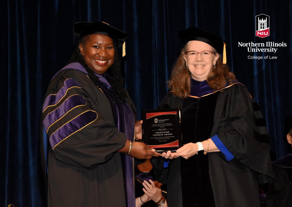 Congrats to Prof. Therese A. Clarke Arado on being named the inaugural recipient of the Lenny and Stacey Mandell Outstanding Faculty Service Award!
Read more at  go.niu.edu/tca2
#niulaw #niulawhasitall #niulawis4you #niulawproud