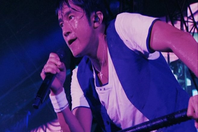 taka_mr_chil's tweet image. おはようございます☀

今朝も
虚しさを抱えて
夢をぶら下げ
筋トレ😊

”大切に抱きしめてた宝物がある日
急に偽物と明かされても　oh oh oh
世界中にすり込まれている嘘を信じていく
すべては”
#フェイク

いつのまにか７月になってしまった(・.・;)
今月もよろしくです
m(__)m

それすら…