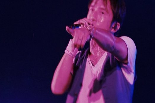 taka_mr_chil's tweet image. おはようございます☀

今朝も
虚しさを抱えて
夢をぶら下げ
筋トレ😊

”大切に抱きしめてた宝物がある日
急に偽物と明かされても　oh oh oh
世界中にすり込まれている嘘を信じていく
すべては”
#フェイク

いつのまにか７月になってしまった(・.・;)
今月もよろしくです
m(__)m

それすら…