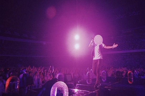 taka_mr_chil's tweet image. おはようございます☀

今朝も
虚しさを抱えて
夢をぶら下げ
筋トレ😊

”大切に抱きしめてた宝物がある日
急に偽物と明かされても　oh oh oh
世界中にすり込まれている嘘を信じていく
すべては”
#フェイク

いつのまにか７月になってしまった(・.・;)
今月もよろしくです
m(__)m

それすら…