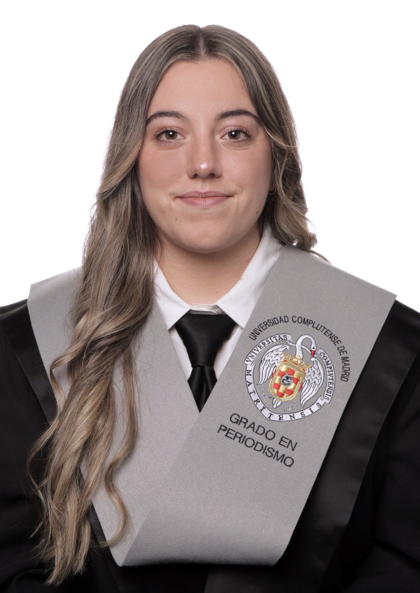 elsapmz's tweet photo. muyyyy feliz!! 🎓🥰 https://t.co/hC1iJCjsfU