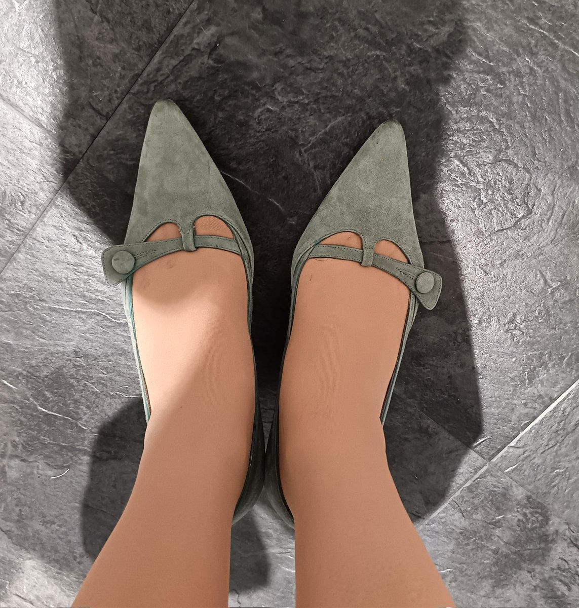 Loved my #Jigsaw shoes on set today. Love being a #SupportingArtist 🎞️🎬📽️
#filming