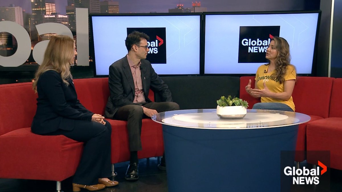 Stollery Kids (@stollerykids) on Twitter photo Last month, we visited our friends at Global Edmonton with Dr. Lonnie Zwaigenbaum to chat about pediatric research! 🥼🔬
WATCH to learn more about how <a href="/WCHRIUofA/">Women & Children's Health Research Institute</a> research is driving the future of kids' health forward: bit.ly/4eAnM0s Last month, we visited our friends at Global Edmonton with Dr. Lonnie Zwaigenbaum to chat about pediatric research! 🥼🔬
WATCH to learn more about how <a href="/WCHRIUofA/">Women & Children's Health Research Institute</a> research is driving the future of kids' health forward: bit.ly/4eAnM0s
