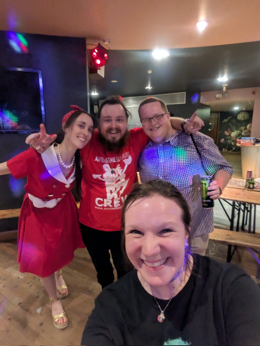 CrazyMCRAngel's tweet photo. 🥳 Had a fabulous time at @Animeleague ! ✨ It was sweet people asked if I was "doing a big cosplay for the competition", but this year I simply didn't have the time! ✨

#animeleague #animeandgamingcon #confamily #confriends #cosplayers https://t.co/KT4G8z56LN