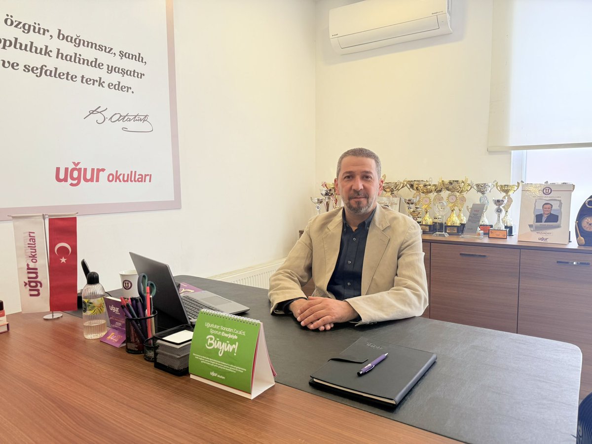 Değerli Meslektaşlarım, Kıymetli Büyüklerim ;
Yeni dönem itibariyle Giresun Uğur Anadolu Lisesi Müdürü olarak mesleğime devam edeceğimi sizlerle paylaşmak isterim.Giresun Uğur Ailesi olarak eğitime katkı sunmak birinci görevimiz olmaya devam edecektir.Sevgi ve saygılarımla