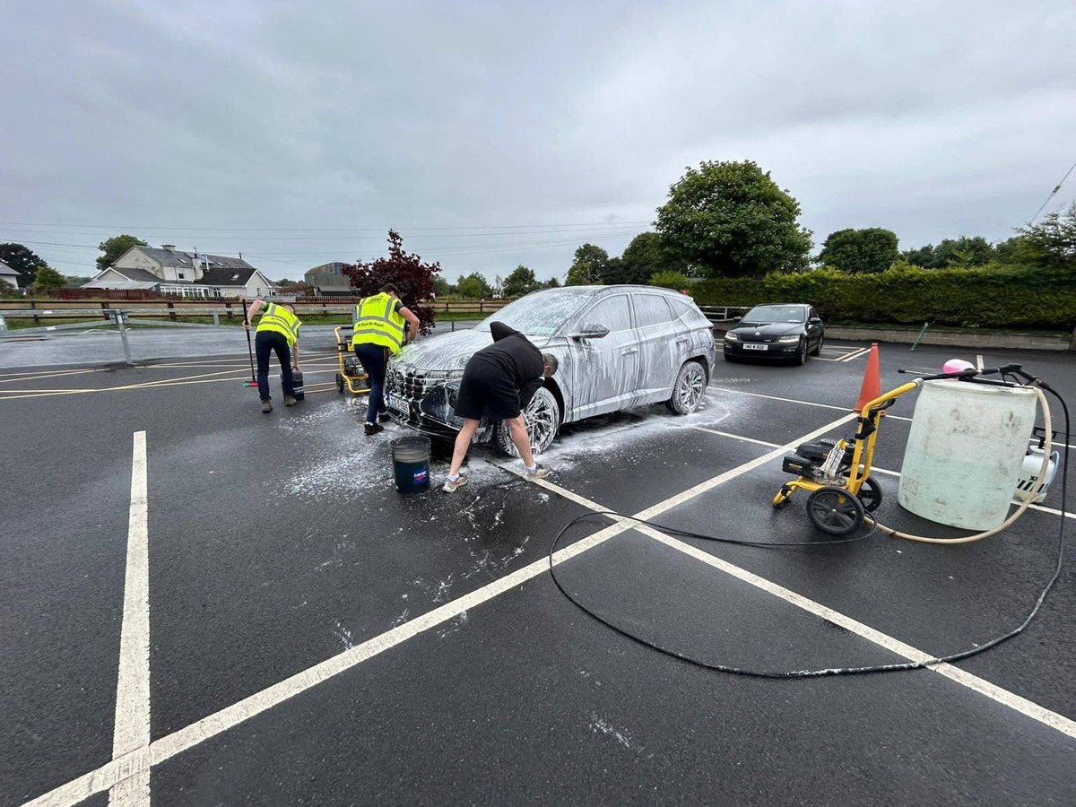 Well done to our Minor team on a hugely successful car wash fundraiser, raising €1055 for new team gear! 👏 Thanks to all who supported and helped out on the day. Rumour has it there may be another one later this summer! 🚗💦 #Killoe #MinorClub