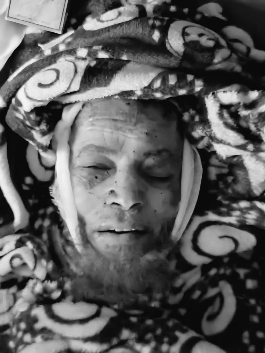 رحم الله شهيد القرآن الشيخ صالح حنتوس 
الذي سقط على يد الحوثي 
خسارة كبيرة للأمة فقدان مثل هكذا أحرار