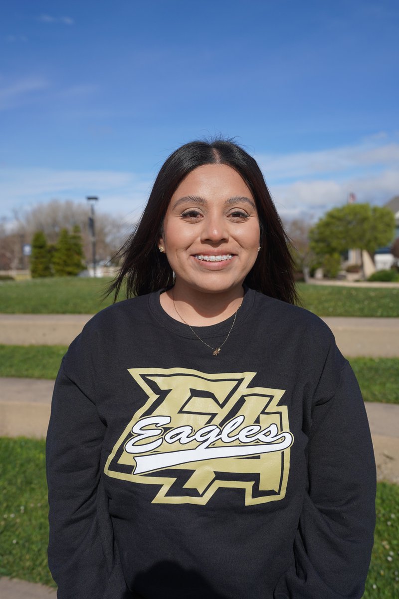 Please join us in celebrating Araceli Cuentas, school counselor at EAHS, for being named a finalist for the National AVID Counselor of the Year!

Araceli recently returned from the AVID Summer Institute in San Diego, where she was honored for this prestigious recognition. She is