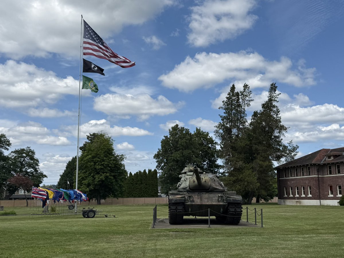 Shanden_Jr's tweet image. Spent the evening giving back at the Washington Soldiers Home and Colony.
Used a weed wacker to clean up curbs and fences to help maintain a welcoming space for our veterans. Grateful for the chance to support those who've served us.