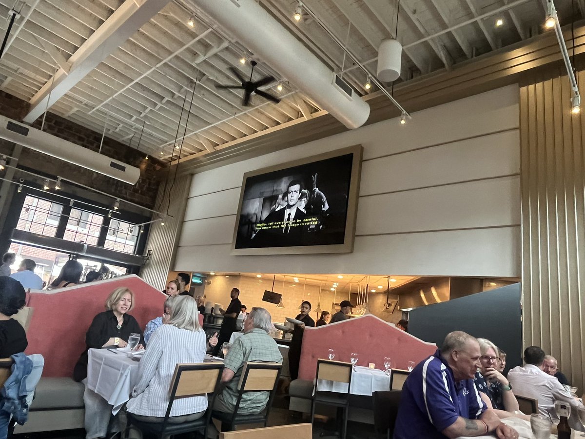 theghostofTB12's tweet image. Meet me here in ten minutes and I’ll buy you a Tuscan lemon martini.