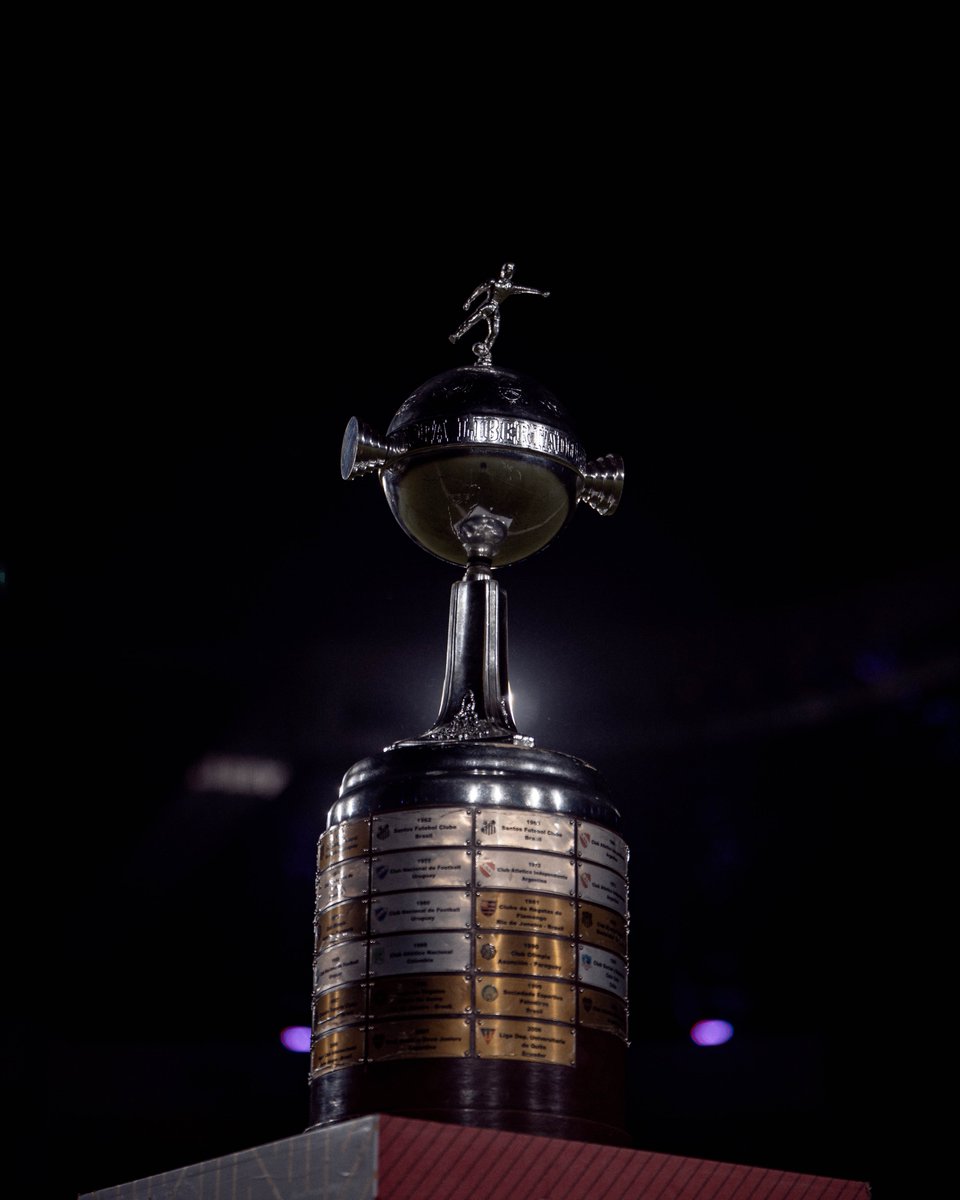 LDU_Oficial's tweet photo. ⭐ 𝘓𝘈 𝘊𝘖𝘗𝘈 𝘔Á𝘚 𝘓𝘐𝘕𝘋𝘈 ⭐

#ReyDeCopas #Libertadores #GloriaEterna https://t.co/CGf9TO1GZQ