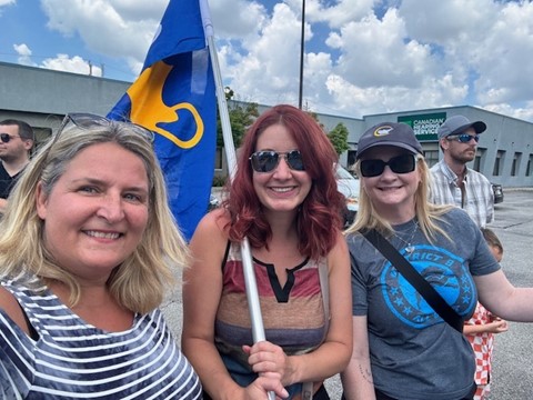 osstf's tweet image. Today in Windsor, #OSSTF President @marthahradowy and District 9 Members support Canadian Hearing Services workers (CUPE 2073) and Workplace Safety and Insurance Board workers on the picket line
Both sets of workers have been locked out for three weeks as they fight for fair…