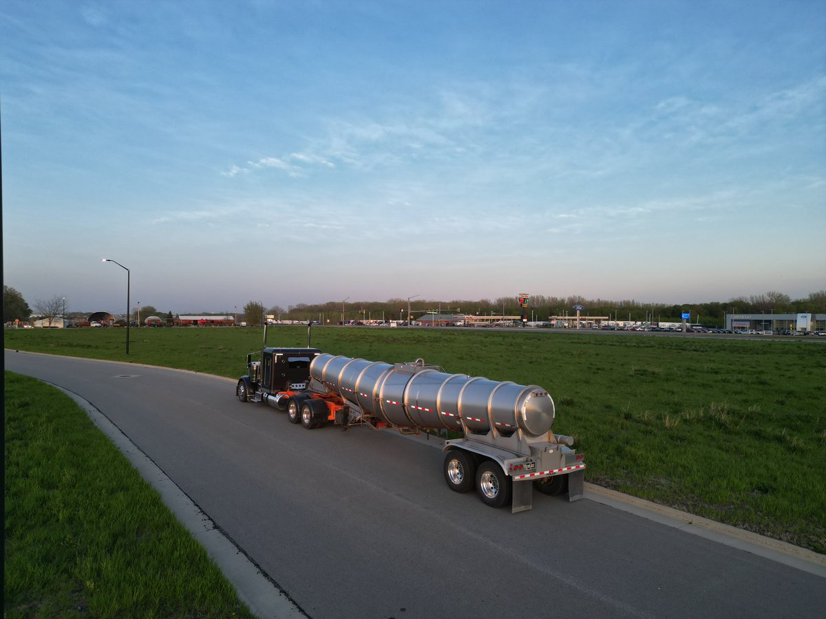 FOR SALE 
2019 Polar fertilizer tanker. 
5600 gallon
Tandem axle. 
Honda motor and pump is 1 year old
Brand new break shoes and drums
Fresh DOT
All aluminum wheels, polished
5 lights down each side 
Stored inside 
Excellent condition, and very shiny. 
$75,000
Available Oct 15