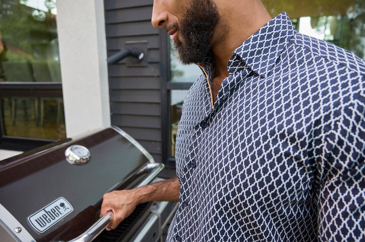 ⚠️Warning!‼️ 

Wearing a Hammer Made shirt while grilling may cause excessive compliments and dangerously high levels of style.

Proceed getting your Trellis Shirt with caution🔥🌭🍔 hammermade.com/products/trell…

#HammerMade #WearAHammerMade #4thOfJuly #MNBrand #MensStyle #Menswear