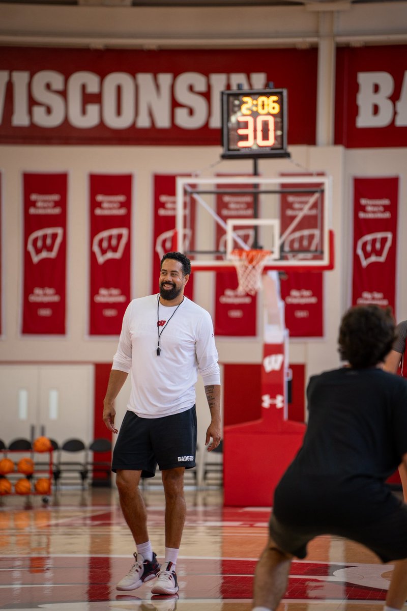 BadgerWBB's tweet image. The crew behind the W. 

#OnWisconsin