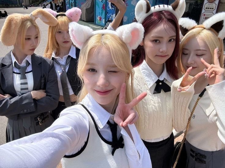 let’s all go blonde and not tell haru &amp; jinsoul …