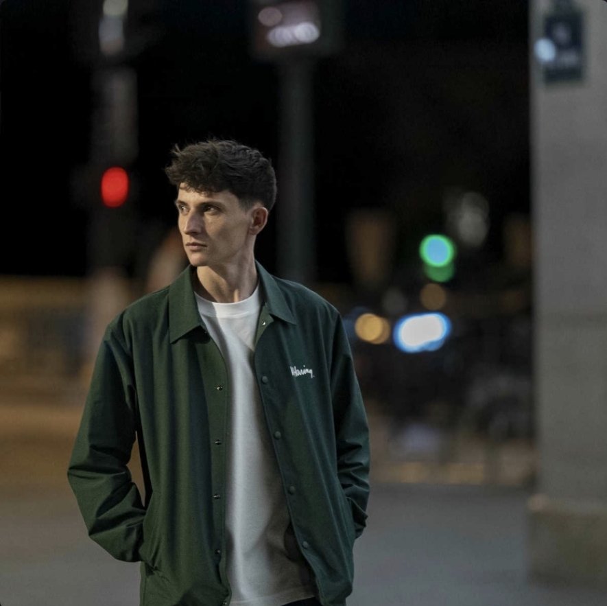 Ce qui est sûr, c'est que plus rien ne redevient gris depuis que Victorien sort des bangers comme celui ci... DANSE DANS PARIS, c'est disponible sur toutes les plateformes !!! 🤍

#Victorien #DanseDansParis