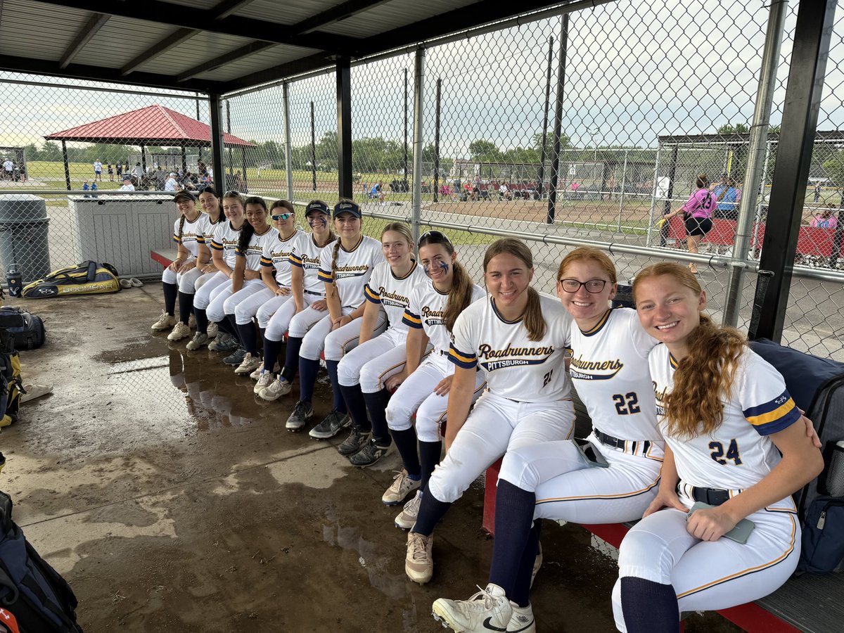 ReeseTemme2026's tweet image. Big championship win in Buffalo! On Sunday I batted .789 and overall I batted .621. I had 18 hits total with 3 triples and 1 double, and I manufactured 12 RBIs for my team! In the field I had 14 putouts and 2 assists, making 1 diving catch and throwing out a girl at home. Go PLR!