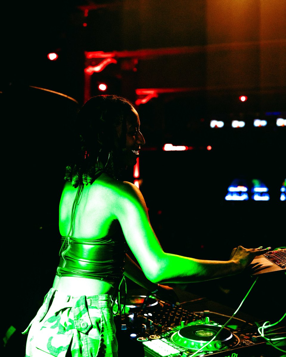 Wiscansin Fest (@wiscansinfest) on Twitter photo Bringing the sound of the city to the festival from the jump! <a href="/DJGeminiGilly/">BIG GILLY, MSW</a> held it down for her hometown and got the party started π Bringing the sound of the city to the festival from the jump! <a href="/DJGeminiGilly/">BIG GILLY, MSW</a> held it down for her hometown and got the party started π