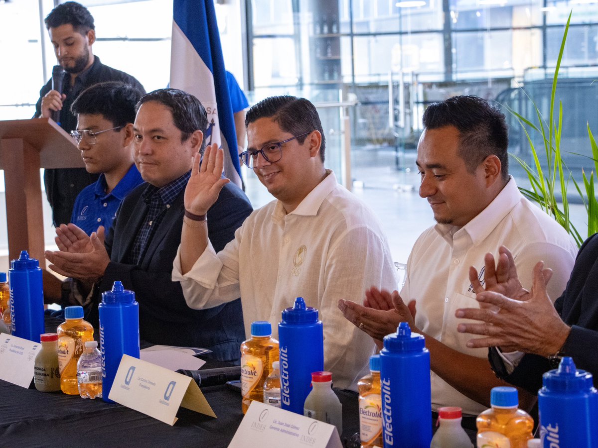 Comité Olímpico ESA (@teamesa_) on Twitter photo Nuestro presidente <a href="/ArmandoBruni/">Armando Bruni</a> participó esta tarde en la entrega del pabellón nacional a los atletas de la Federación Salvadoreña de Atletismo que representarán al país en el Campeonato NACAC U13 y U15 a realizarse en Managua, Nicaragua, y en el Campeonato Iberoamericano U18, Nuestro presidente <a href="/ArmandoBruni/">Armando Bruni</a> participó esta tarde en la entrega del pabellón nacional a los atletas de la Federación Salvadoreña de Atletismo que representarán al país en el Campeonato NACAC U13 y U15 a realizarse en Managua, Nicaragua, y en el Campeonato Iberoamericano U18,