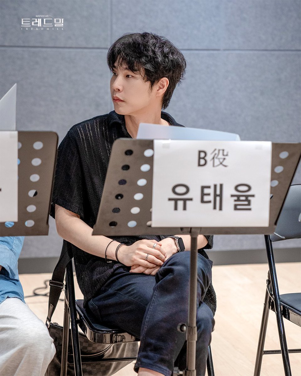 treadmill_A_B's tweet photo. [#트레드밀] 𝐁𝐄𝐇𝐈𝐍𝐃 𝐏𝐇𝐎𝐓𝐎

B | #김찬호 #정동화 #유태율 #성연

-  
뮤지컬 <트레드밀>
2025.07.15-10.12
링크아트센터드림 드림1관 https://t.co/tD0WDK88QY