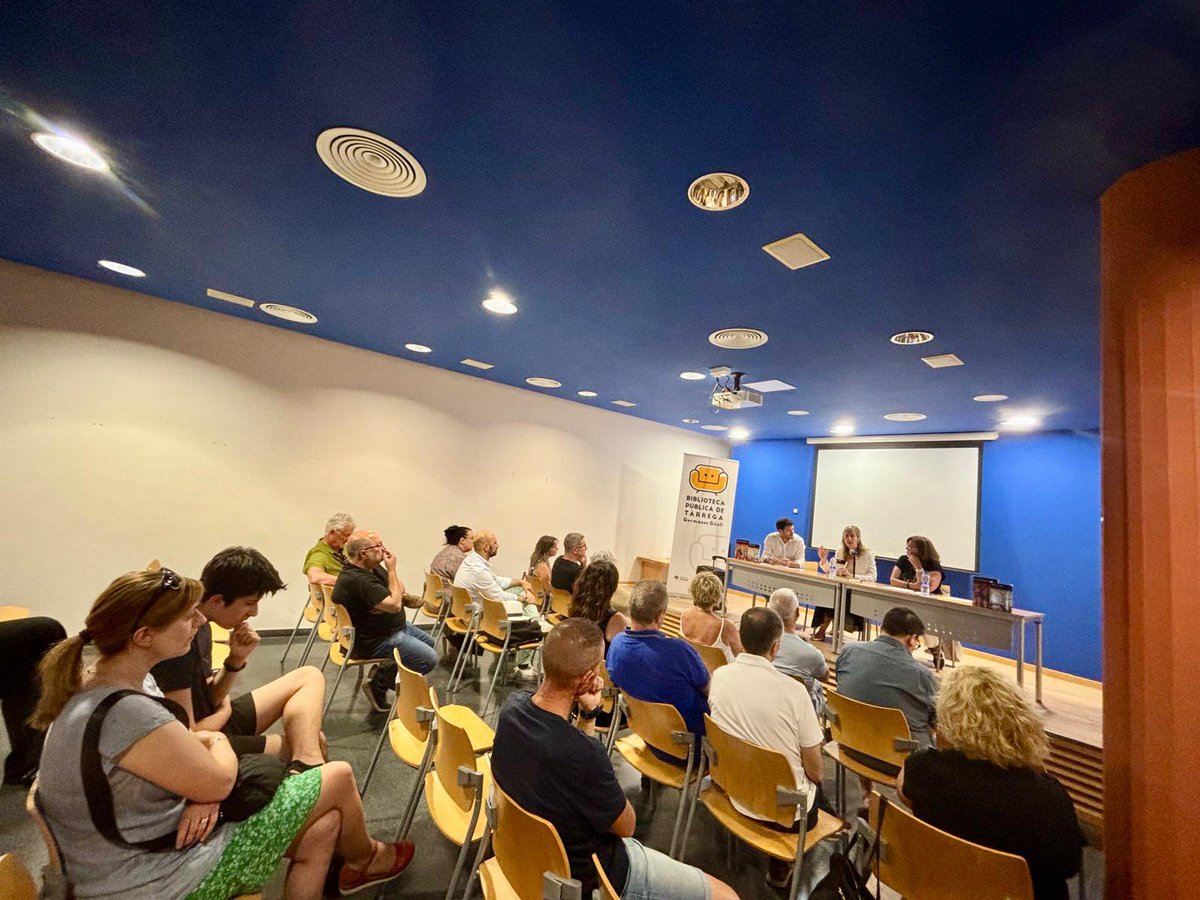 jvmestrenogue's tweet image. Gràcies HC @_VictoriaAlsina, @PerelloEscoda, urgellencs i targarins per obrir debats tan necessaris com què és Nació i quin Estat volem.
I per reflexionar sobre:
Ser i pertànyer.
Societat de Nacions a Catalunya.
Com ens veuen als EUA.
#3aEdició #ParaulesDePresident #NacióIEstat