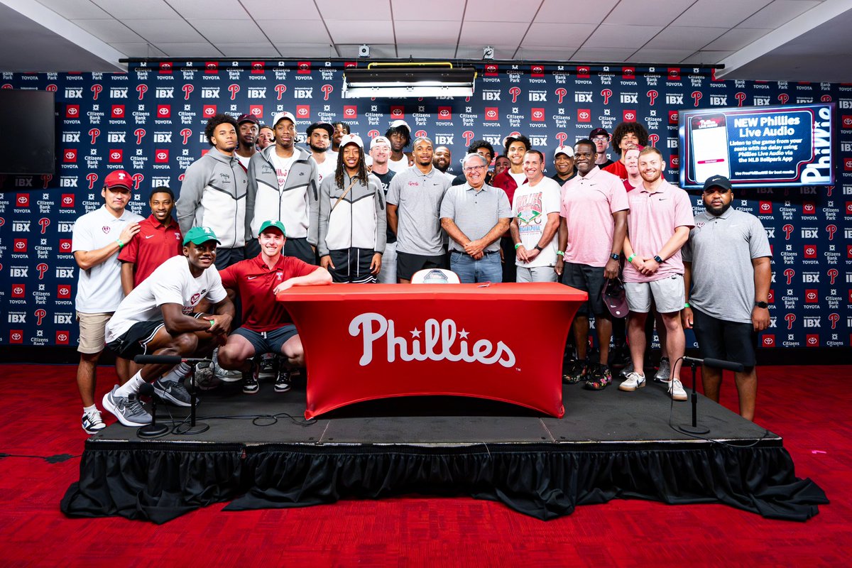 Coach_Afish's tweet image. Incredible day with @TUMBBHoops at @Phillies game today! Thank you @TempleAlumni Stanley Middleman for speaking to our team! Amazing message!! @TempleUniv alumni are everywhere!