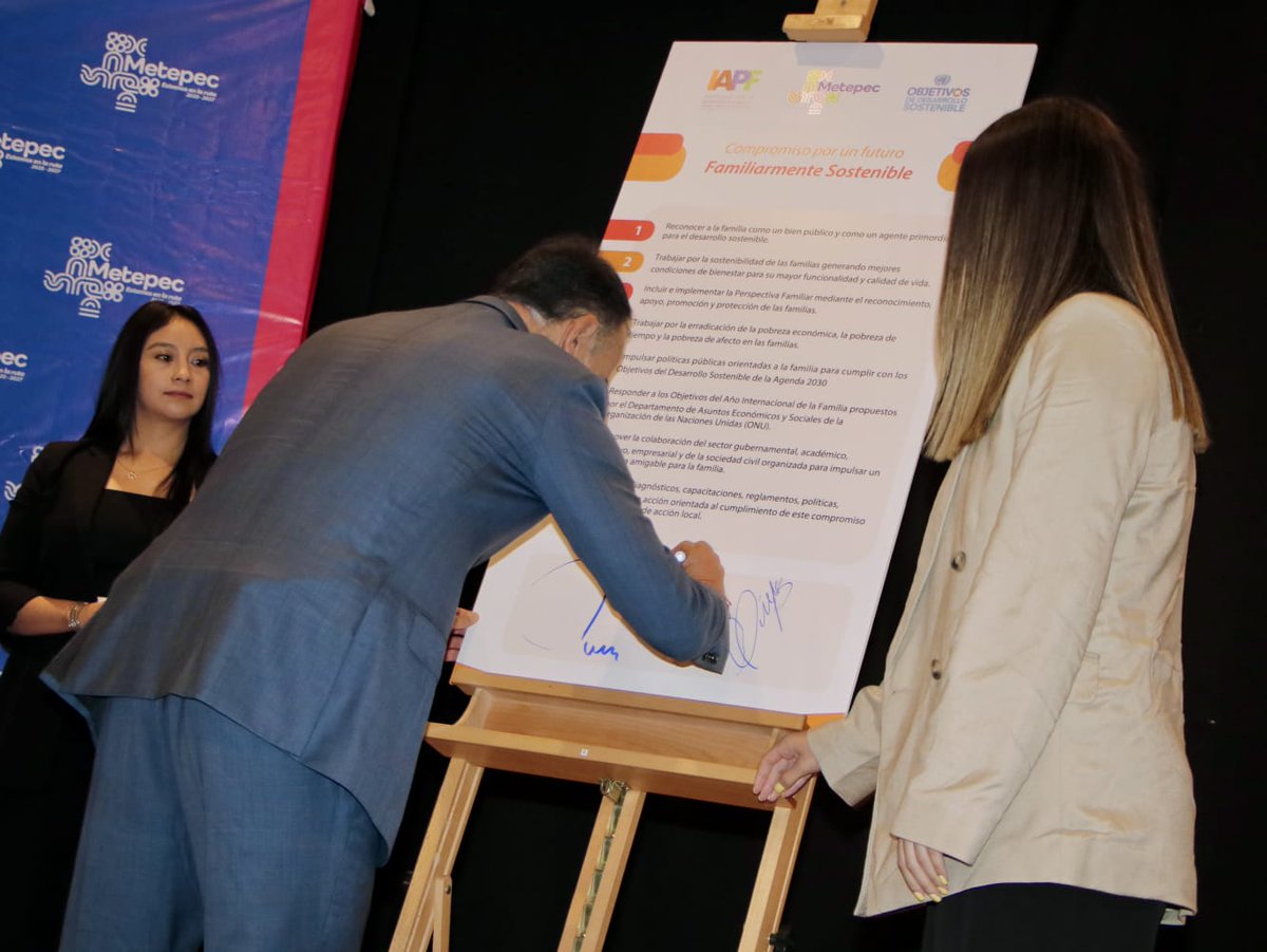 🙌🏻👏🏻 Tuve el honor de asistir a la firma del convenio con el Instituto de Análisis de Política Familiar, con el objetivo de fortalecer el compromiso y crear una Red Familiarmente Sostenible. 
 #RedFamiliarmenteSostenible #CompromisoFamiliar #FuturoSostenible
#EstamosEnLaRuta