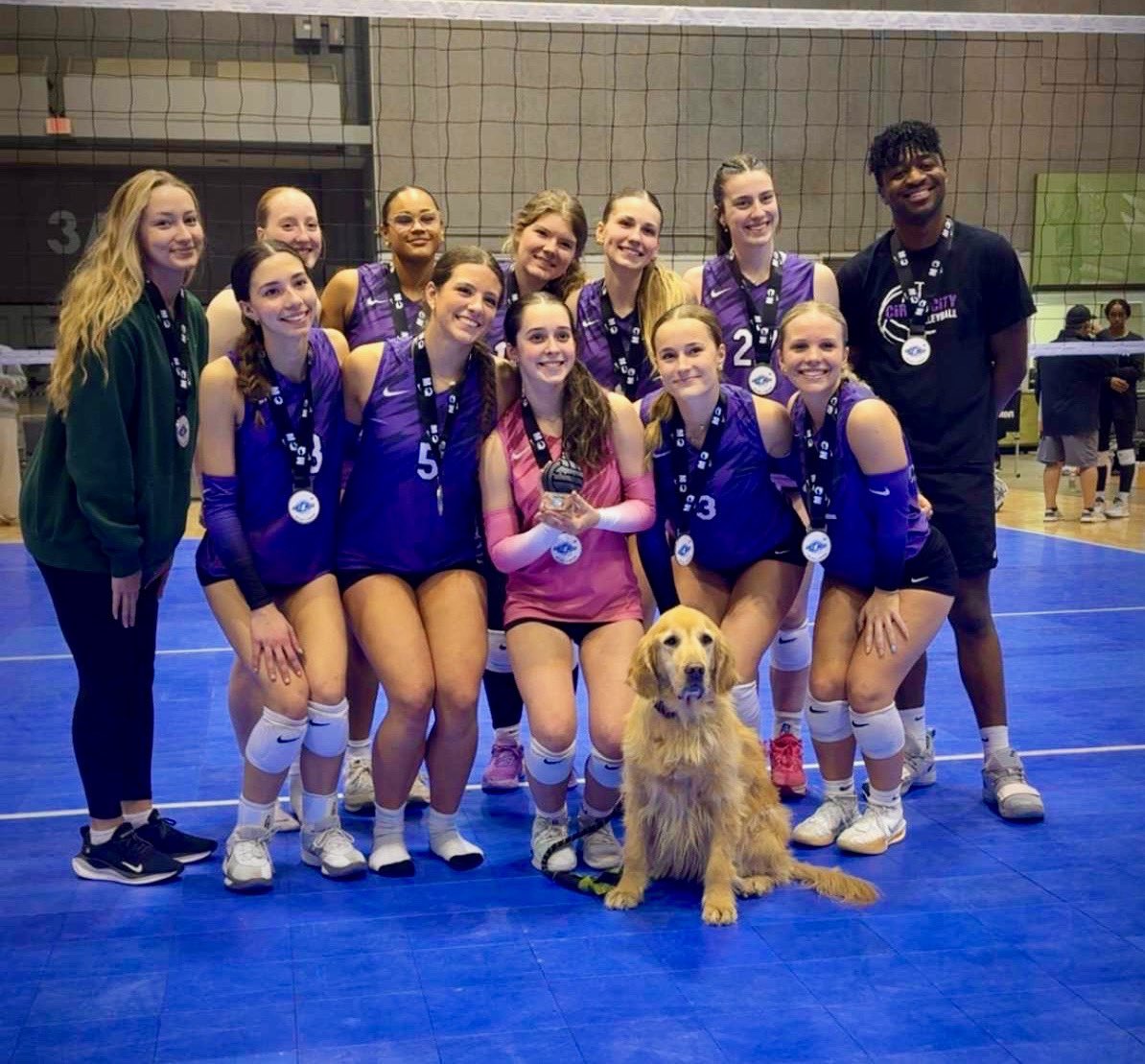 A big challenge match coming up soon for 16 White at the USAV Girls Junior Nationals Championships 🔥 They are playing for a chance to advance to the gold bracket and continue their hopes for gold medal tomorrow 🤩 Let’s go 16 White 💜 #CircleCityElite