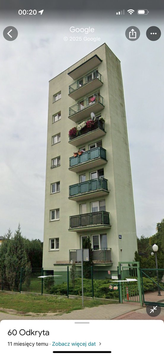 Sprzedam kawalerkę, na czterech piętrach.