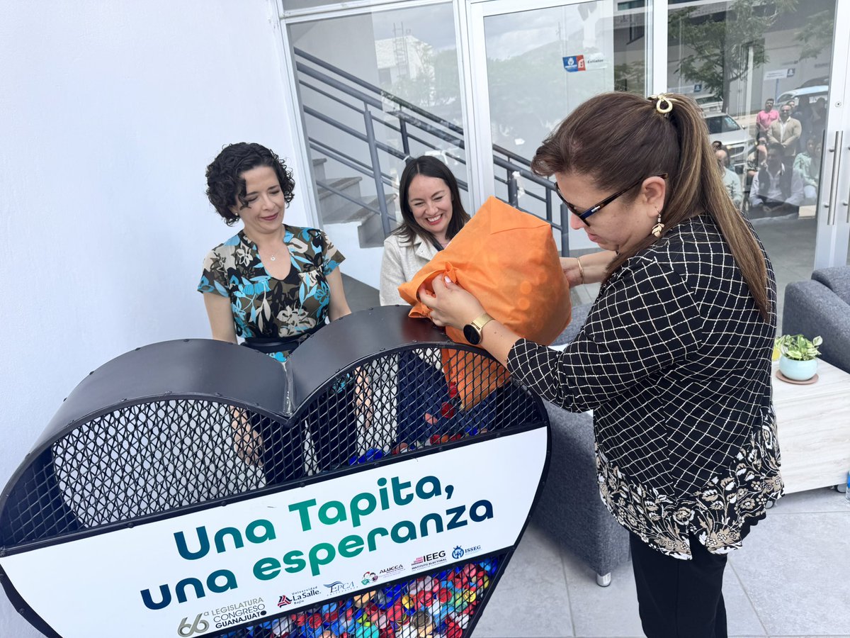 ISSEG (@issegente) on Twitter photo #ISSEG se suma a la campaña “Una tapita, una esperanza”, en colaboración con el Congreso del Estado y la Diputada <a href="/MarisaaOrtizMan/">Marisa Ortiz</a>
Las tapitas serán entregadas a ALUCCA, asociación que apoya a niñas y niños con cáncer mediante tratamientos y medicamentos.
#GobiernoDeLaGente #ISSEG se suma a la campaña “Una tapita, una esperanza”, en colaboración con el Congreso del Estado y la Diputada <a href="/MarisaaOrtizMan/">Marisa Ortiz</a>
Las tapitas serán entregadas a ALUCCA, asociación que apoya a niñas y niños con cáncer mediante tratamientos y medicamentos.
#GobiernoDeLaGente