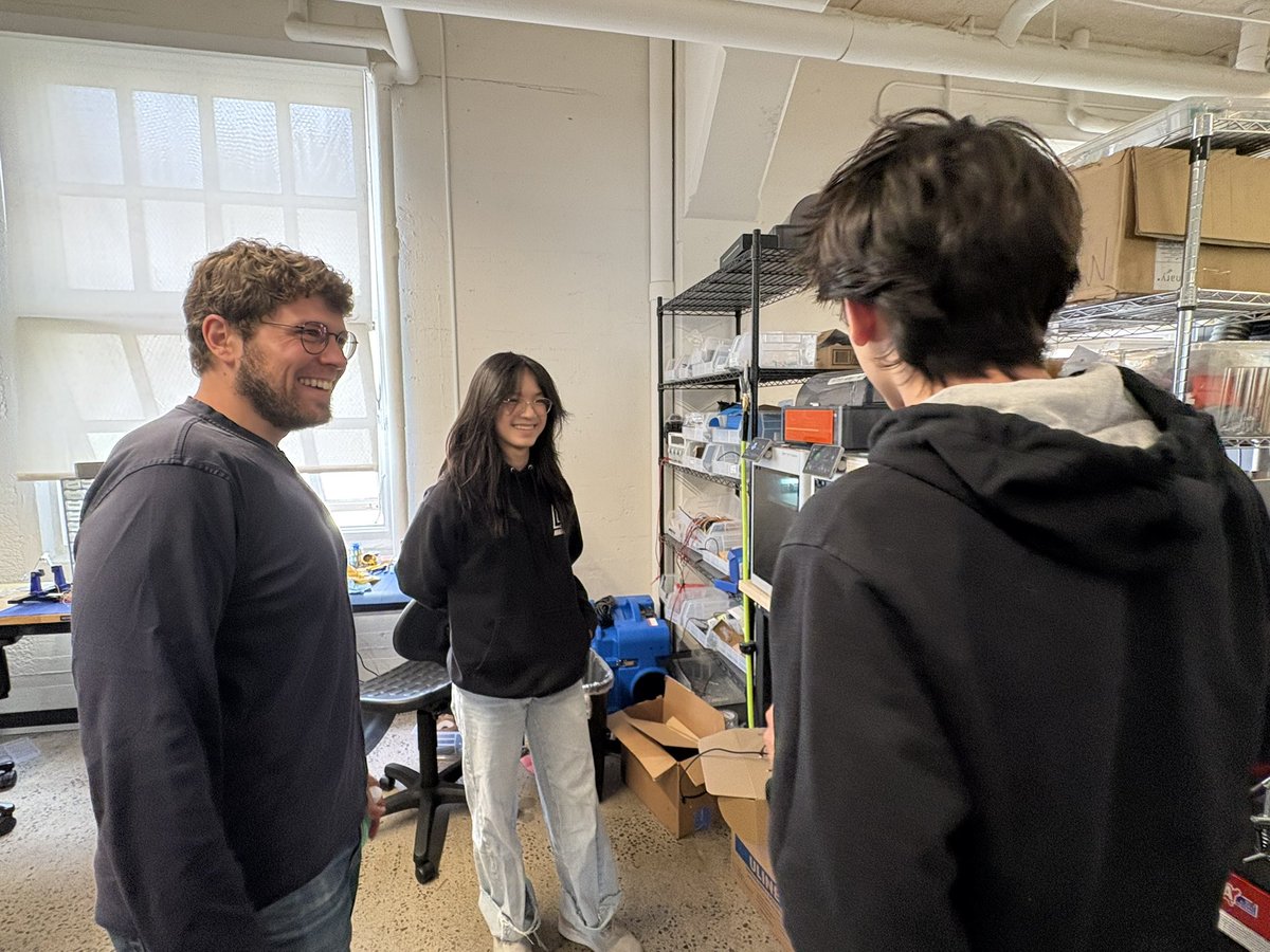 showed our robot to <a href="/discord/">Discord</a>’s founder 

met my team on discord 6 months ago

this is absolutely surreal