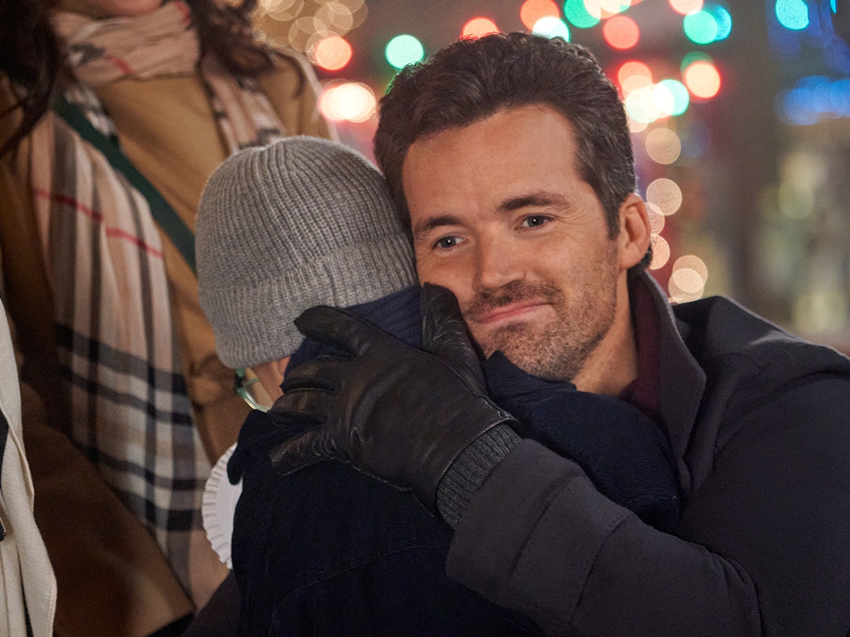 Thanks for tuning in and tweeting with us! We hope you enjoyed the premiere of #Holidazed, part of #ChristmasinJuly! Tune in Monday, July 7 at 8/7c for an all-new episode of #ChristmasAtSea, streaming next day on <a href="/HallmarkPlus/">Hallmark+</a>!