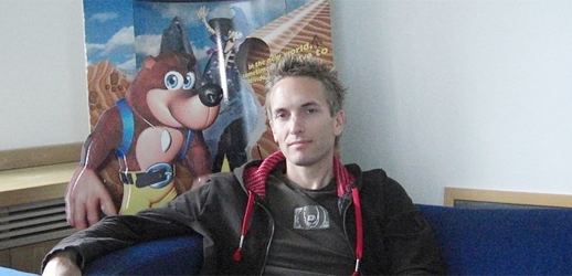 Acabo de salir de trabajar, y honestamente, menudo panorama desolador...

Everwild estaba en mi top 3 más deseados desde que se anunció, qué jodida tristeza.

Y Gregg Miles, que disfrute su merecido descanso después de 35 años en Rare. Siempre será una leyenda.

#FirePhilSpencer