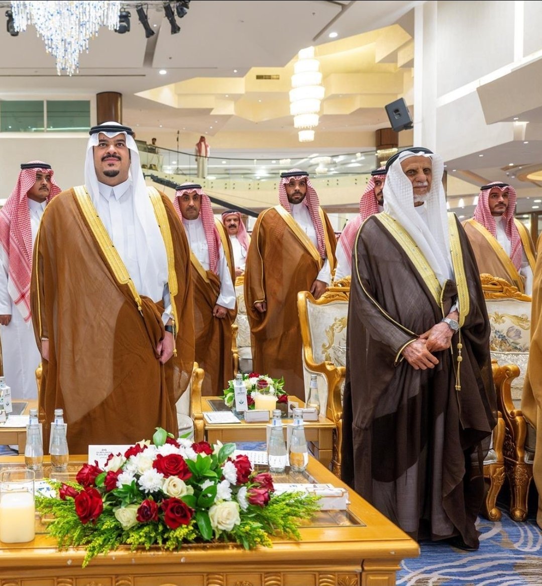 albdaren_live's tweet photo. في لقاء رسمي جمع صاحب السمو الملكي أمير منطقة الرياض، بمعالي  الدكتور العم عبدالرحمن بن عبدالعزيز بن أحمد السويلم، 
#الدواسر #ثادق https://t.co/MBjs7mnoT7