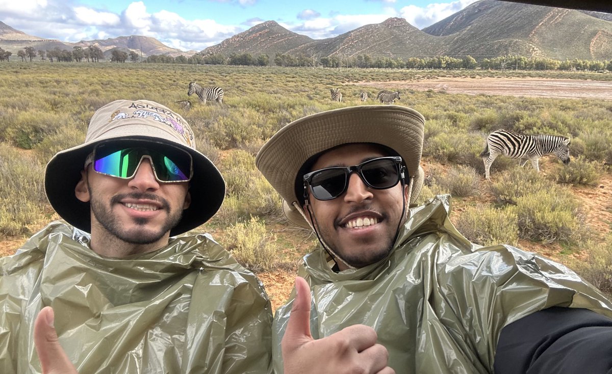 خلف كل رحلة طلابية فرصة لاكتشاف العالم وتمثيل الوطن 🇸🇦
سعدت بأن أكون من وفد #جامعة_الملك_فيصل إلى جنوب أفريقيا، حيث خضنا تجربة جمعت بين المعرفة والثقافة، ومدّ جسور التواصل مع جامعات عريقة 🇿🇦
رحلة تؤمن بأن الطالب سفير، والعلم رسالة.
#كفو_في_جنوب_أفريقيا