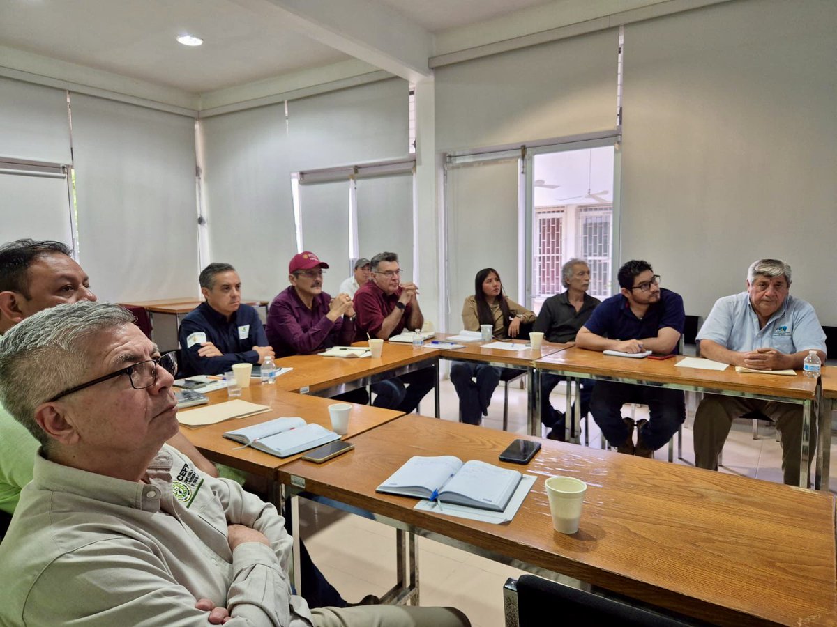 carlosberlinm's tweet image. Sostuve una reunión muy valiosa con los Comités Estatales de Sanidad Vegetal (CESVY), Sanidad Acuícola (CESAY) y Protección Pecuaria (CEFPPY).
Estos organismos son aliados fundamentales en la tarea de garantizar la sanidad e inocuidad de lo que producimos en el campo, el mar y…