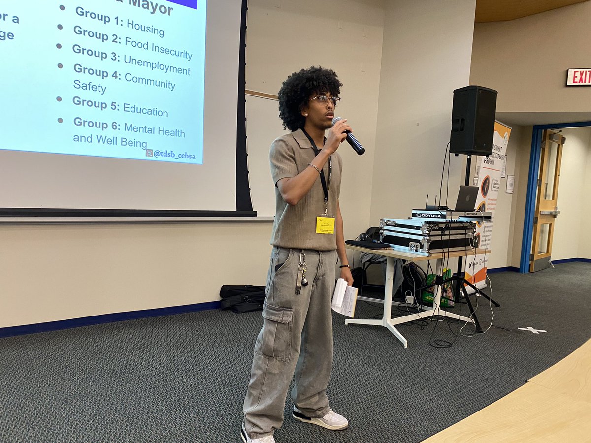 This afternoon, the Black Student Summer Leadership Program participants did a group activity where they brainstormed policies &amp; decisions they would make if they were mayor to solve some of Toronto’s core challenges.

#BSSLP2025 #TDSBSummer2025