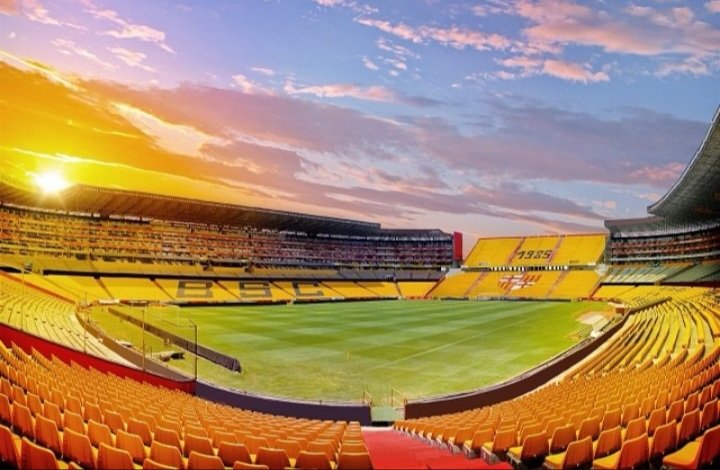 GMtvecuador's tweet photo. ¡Problemas con Barcelona SC!

El estadio Monumental podría ser sancionado con un partido sin público debido a incidentes ocurridos durante el encuentro contra Libertad en la fecha 18 de la LigaPro. Aún se espera el comunicado oficial.
#LigaProEcuabet
#fútbol #Ecuador https://t.co/bVZ6kFaNmS