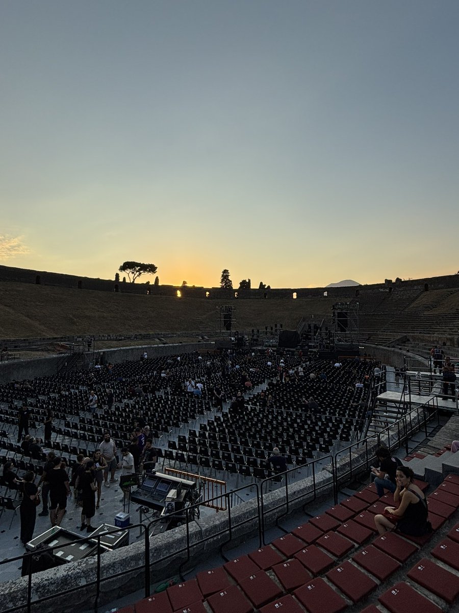 GuGallone's tweet image. Il concerto più epico della mia vita. @dreamtheaternet a Pompei