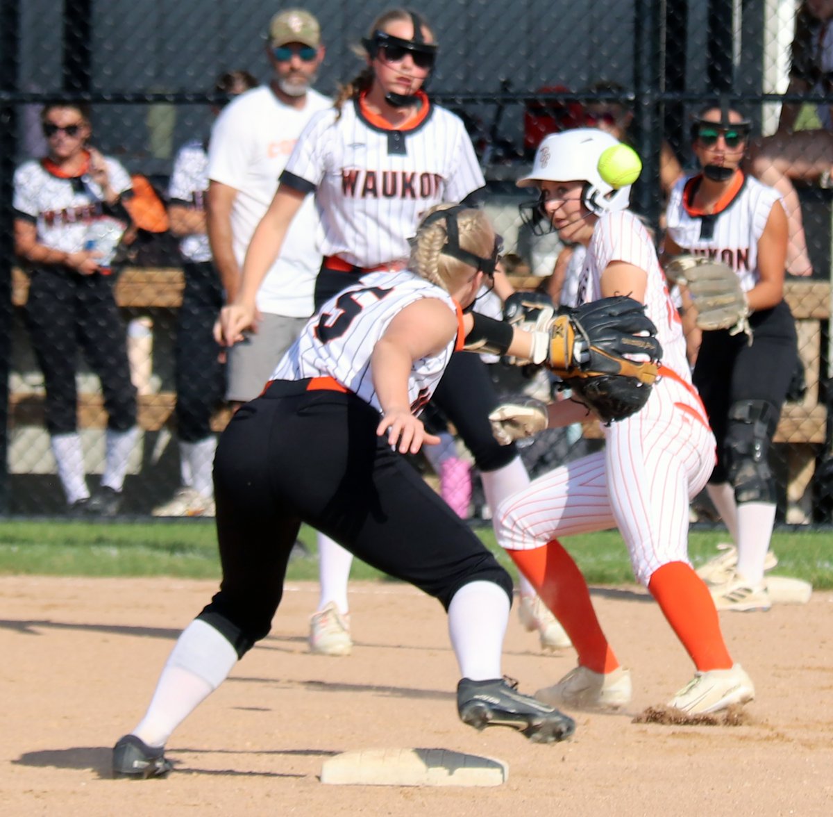 Charles City senior Payton Hadley somehow was able to get out of this rundown and eventually score a run in the first game of Tuesday’s NEIC doubleheader against Waukon. The Comets won both games.
…citypress-ia-siteadmin.newsmemory.com/charlescitypre……r-against-waukon/