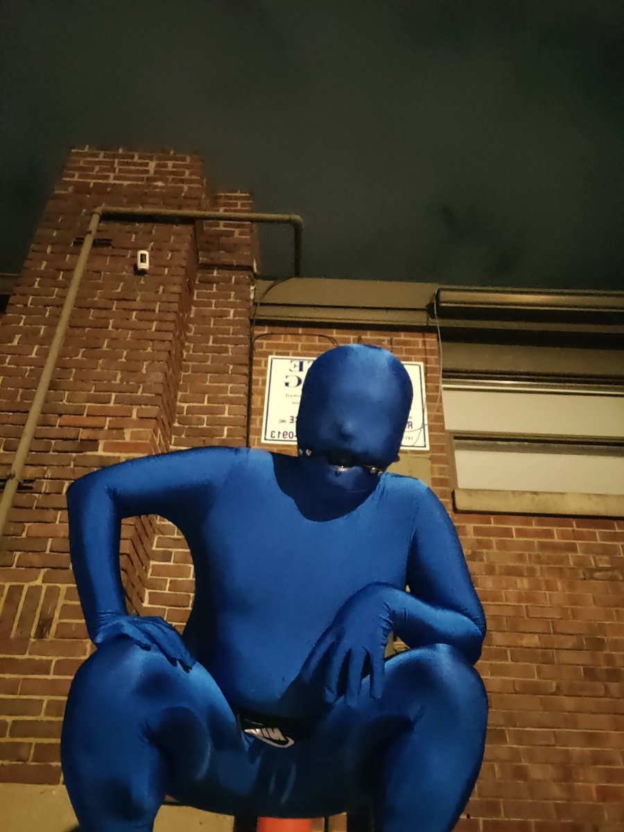 BlueMorphBoy's tweet photo. A night walk in two layers https://t.co/lQu0quoJs1
