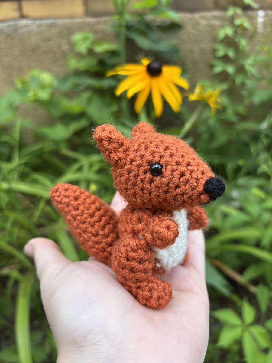 viciousvermincr's tweet photo. Say hello to Raisin the Red Squirrel! Cute, fluffy, and like all red squirrels, a little bit sassy. 

There is ONE Raisin available at the link in my bio now!!

Now… some Red Squirrel fun facts -> https://t.co/8uOwbWn549