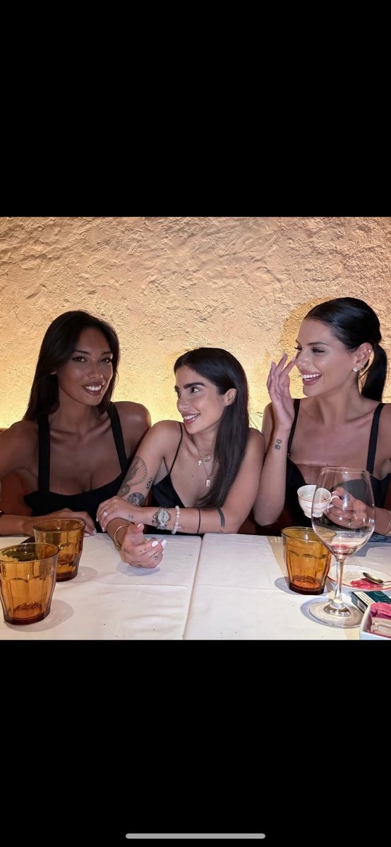 froben62's tweet photo. Gruppo di bellezze 🥰🥰❤️❤️ #fiorde https://t.co/0Vgjh8mPCT