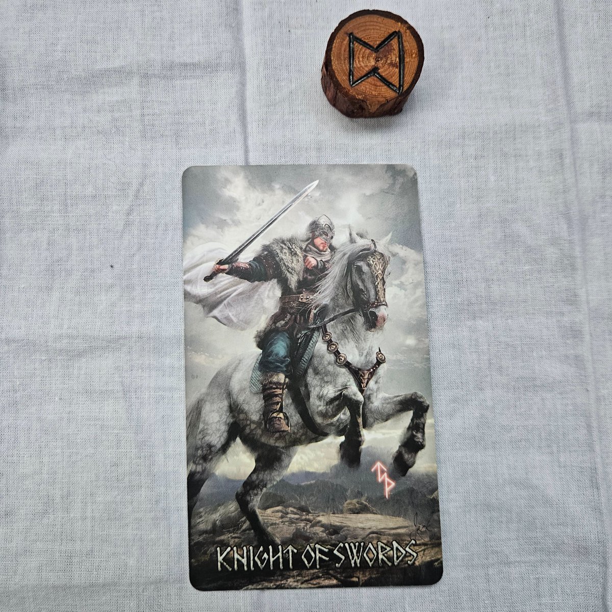 Conquistadoom's tweet image. #futhorc and #tarot 

Stan and the Knight of Swords.

Seems to say, stay grounded in communication, have the difficult talks, cut straight to the point with simple language.