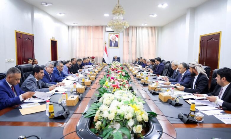 #Yemeni #Cabinet Approves Emergency Plan to Address Currency Collapse, Electricity Crisis, and Drug Threats

yemenmonitor.com/en/Details/Art…