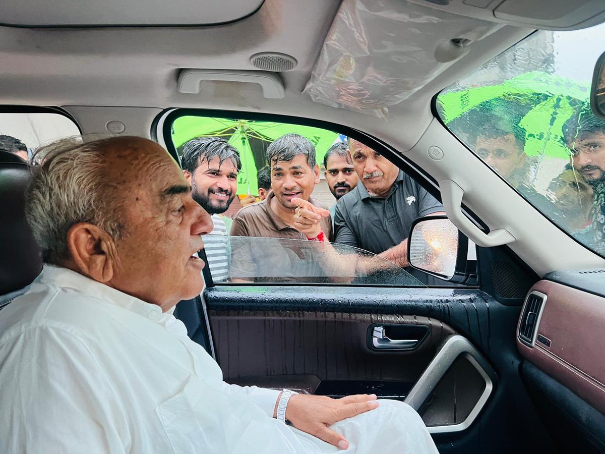 सांचौर शहर में बारिश से प्रभावित होने वाले इलाक़ों का जायजा लिया।