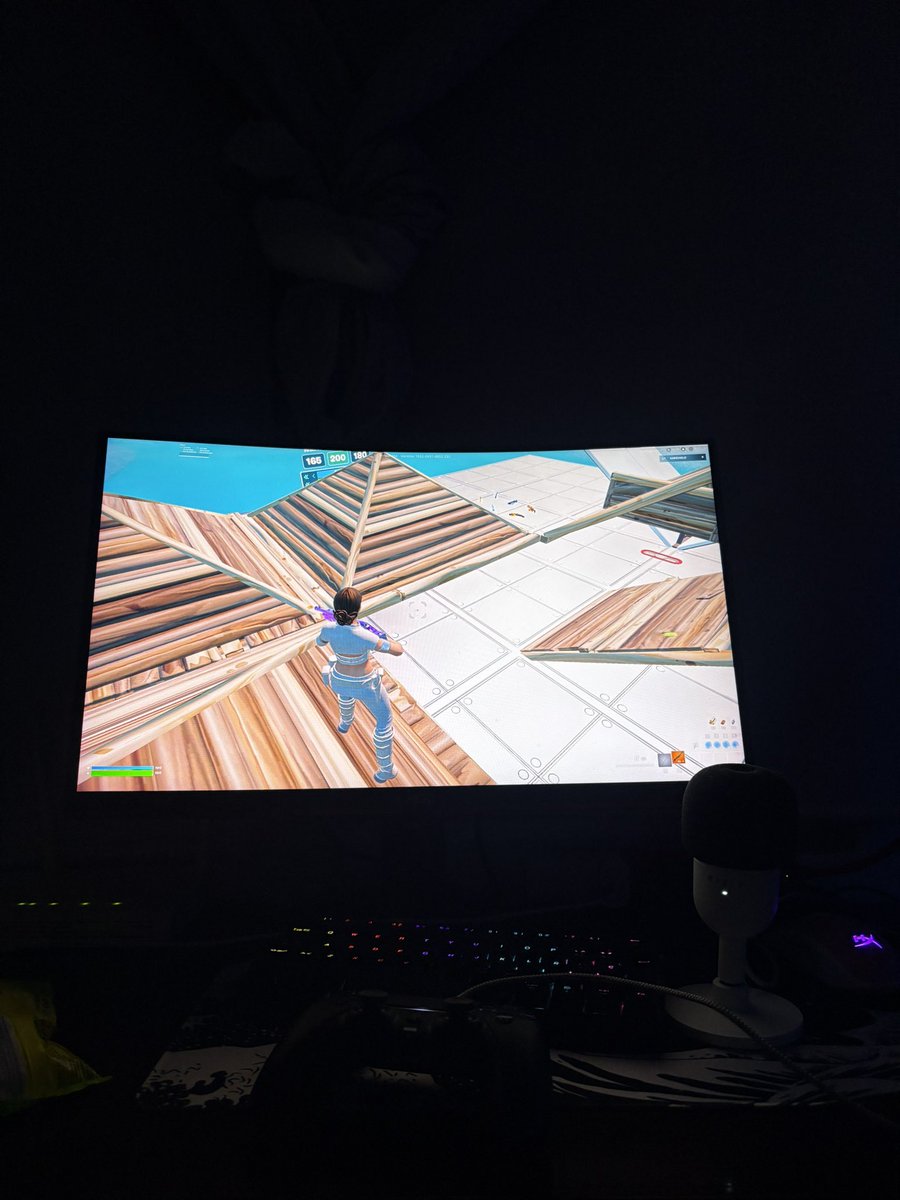 Vouch <a href="/YoSoyShai/">SoyShai</a> 10/10
Me arreglo mi problema con mi pc, el mejor 💯